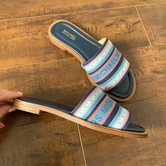 Michael Kors sandals - Picture 3 of 3